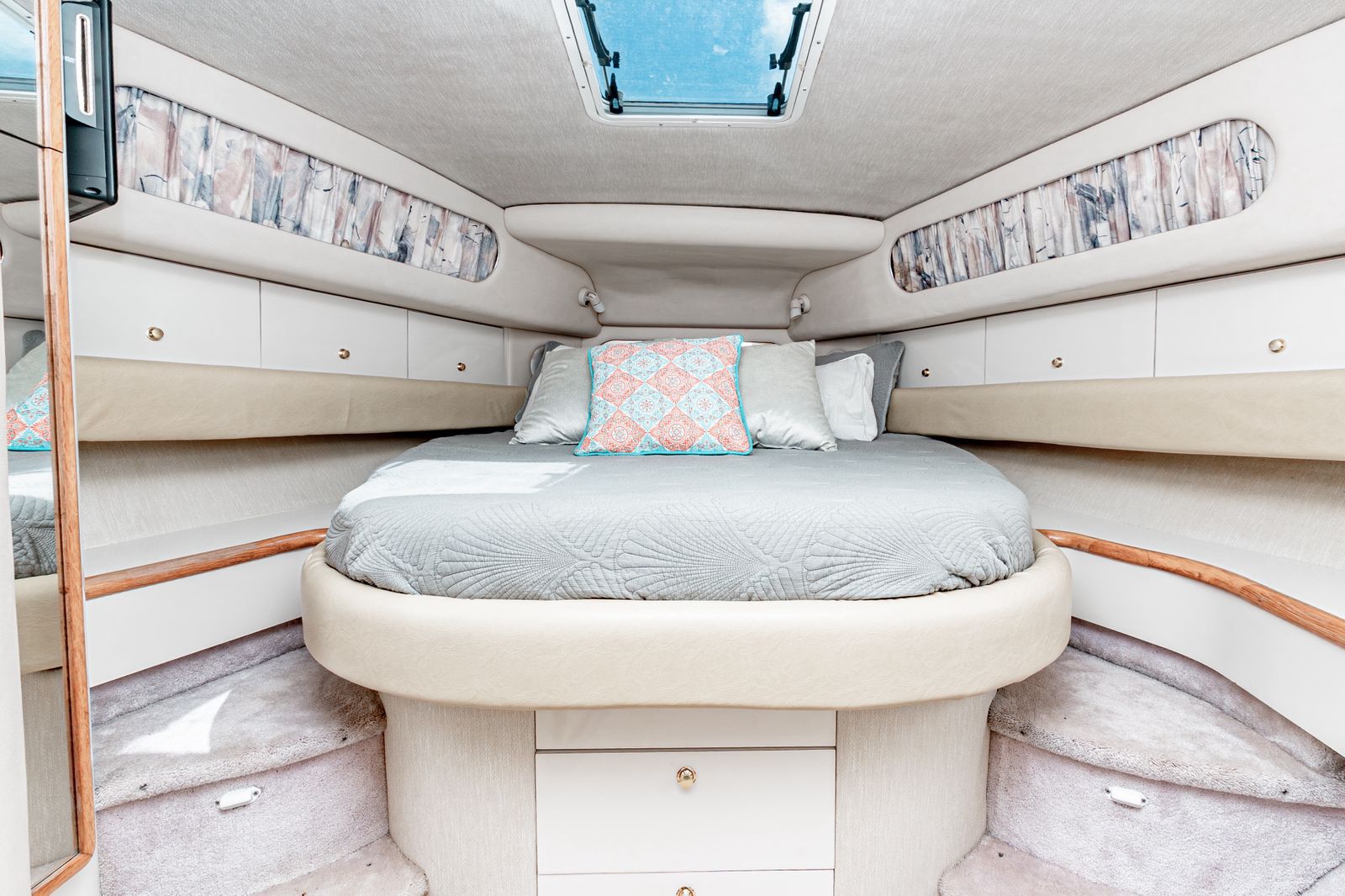 Sea Ray 45 ft Blanco