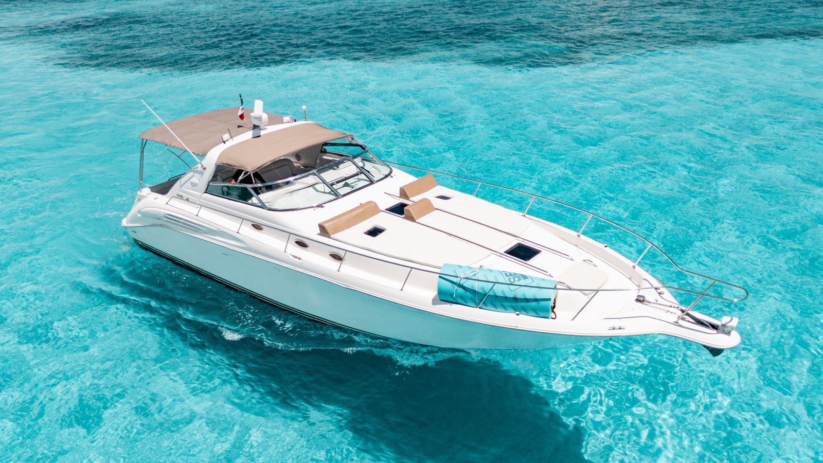 Sea Ray 45 ft Blanco