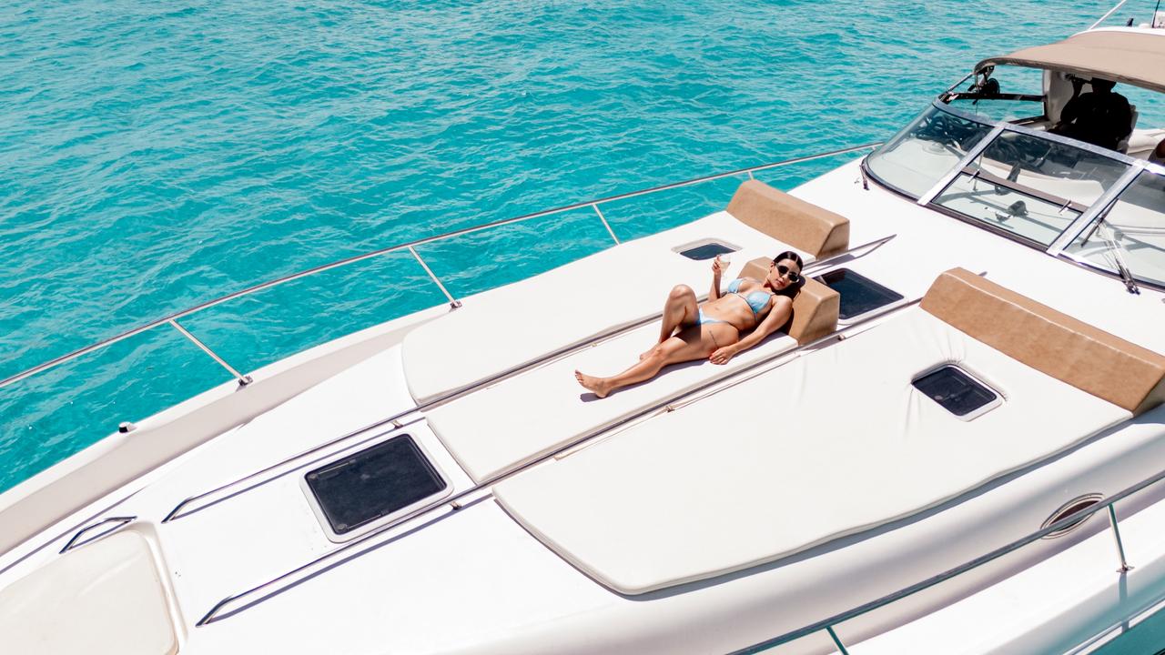 Sea Ray 45 ft Blanco