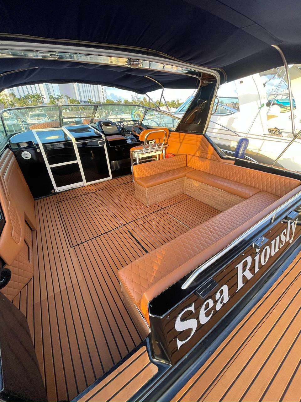 Sea Ray 45 ft Negro