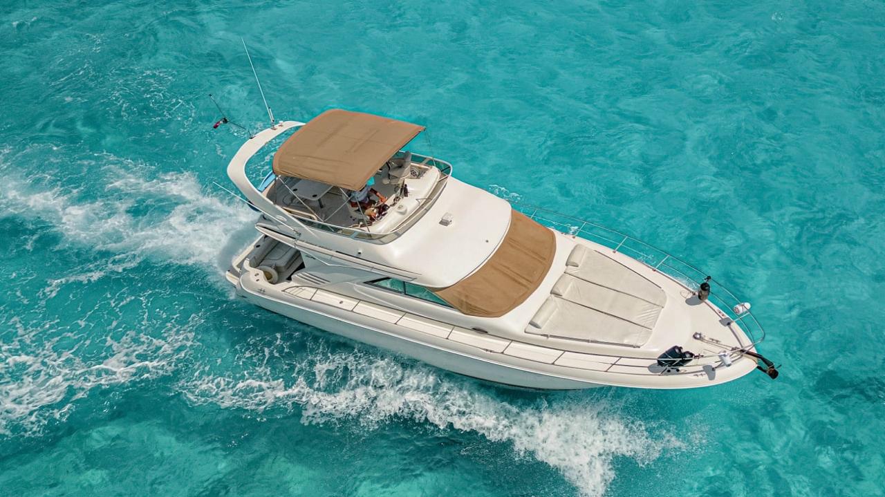 Sea Ray 47 ft Blanco