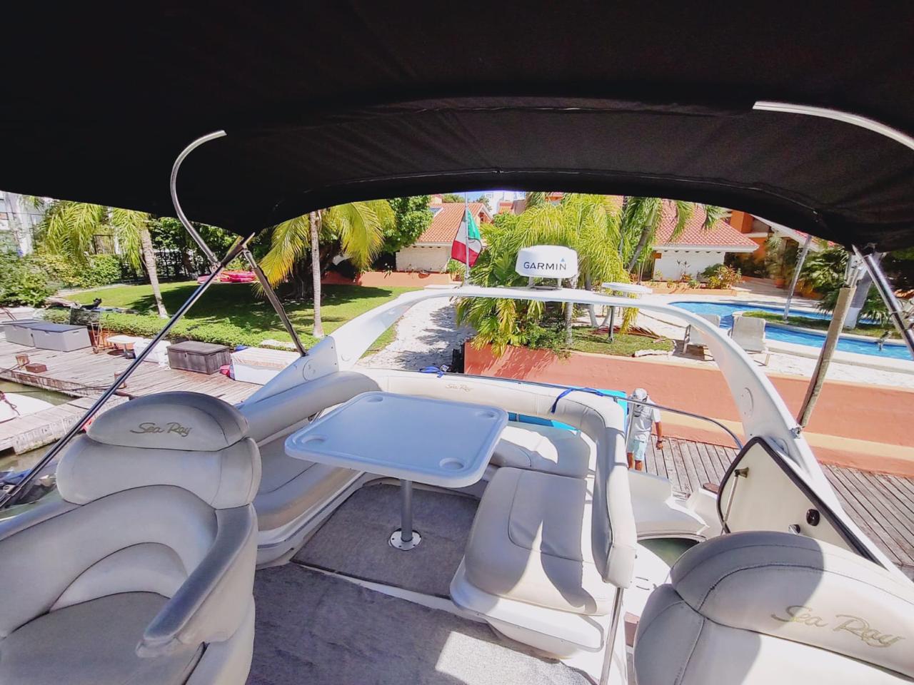 Sea Ray 47 ft Blanco